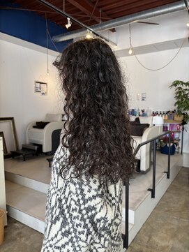 オアズヘアービィグラッド(ORe'S HAIR BE GLaD) スパイラルパーマ