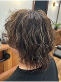 MEN'S HAIR/サーフカール/金メッシュ/大人メンズ/表参道駅