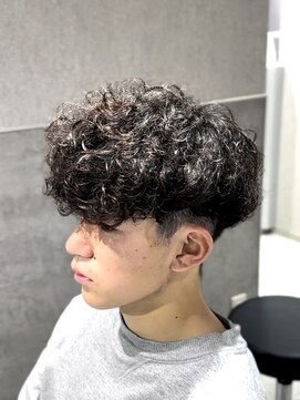 テクト バイアッシュ 吉祥寺店(Tect by Ash) 海外風スペインカールフリンジカットテーパーフェード