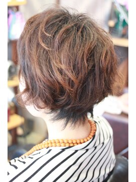 オーバーキャプテンネイキッド(OVER CAPTAIN NAKED) コンパクトニュアンスカールショート