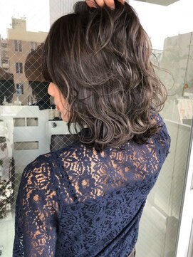 キアラ(Kchiara) ホワイトハイライトグレイジュ/kchiara天神川野直人