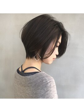 スーリール 九産大前店(Sourire) 質な大人前下がりショートボブ