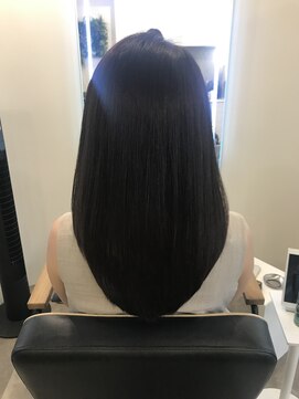 アールサロン アオヤマ(Rr SALON AOYAMA) ミルキーミネコラカラーカット