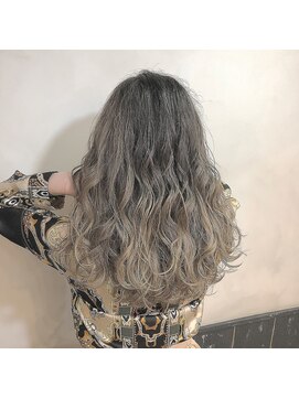 オーストヘアジジ(Aust hair Gigi) バレイヤージュグラデーションカラー