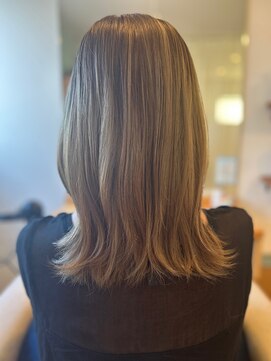 ヘアサロン ワンワールド(Hair Salon One World) たっぷりハイライトミディ