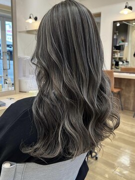 ナービス(NARVIS) レイヤーカット/グレージュ×ハイライト