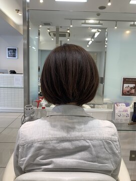 アクシス 三軒茶屋本店(AXIS) 丸みショートボブ/白髪染め/ハイライト/