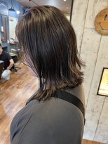 ロイズ ヘアデザイン アンド スパ(LOES) アンブレラカラー×こなれミディ×白髪ぼかしハイライト