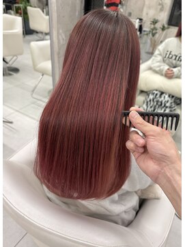 シャウルデッサントウキョウ 表参道(CHARLES DESSIN Tokyo) ニュアンスカラー/センターパート/ツヤ髪スタイル