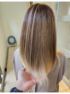 エイト チャタン 沖縄北谷店(EIGHT chatan) お客様スタイル_ブリーチ履歴×縮毛矯正【EIGHT　北谷　荒井】