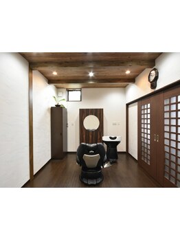 【全席完全個室のリラックス空間】施術→シャンプーが移動無しで完結！日頃の疲れを癒すサロンタイムを…。