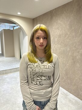 ノエ 心斎橋(Noe) ホワイト×イエロー/大阪/髪質改善/ブリーチ/心斎橋駅