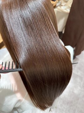 メルク ユニ(merc.uni) 暗髪ストレート/縮毛矯正/ロングヘア/艶髪/髪質改善