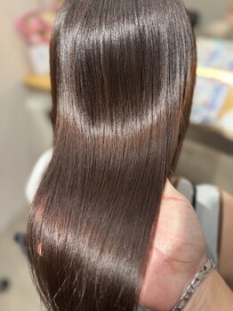 《須坂市役所徒歩3分》オシャレに、もっと上品に。艶感際立つグレイカラーで色気ある大人女性を演出。