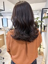 エミス バイ メルト 吉祥寺(emis by melt)&nbsp;【吉田】ココアブラウン艶コテ巻き透明感ラベンダーグレージュ