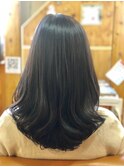 カーキグレージュ×大人かわいいツヤツヤワンカールミディ