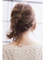 編み込みヘアアレンジ