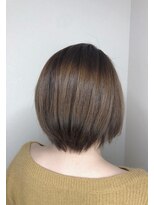 モルニ(MORNI)&nbsp;シルキーべージュ_マロンベージュ Aラインボブ かきあげ