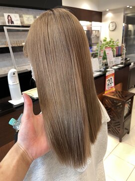 アトレ(attrait) ◎ブリーチあり　ライトベージュ　大阪　天王寺