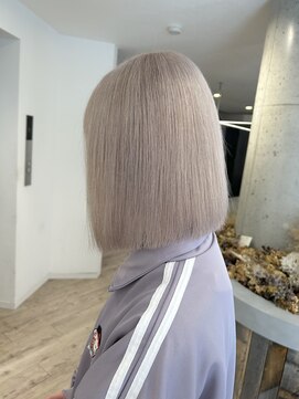 ルーブ トウキョウ(Loob. TOKYO) ハイトーンミルクティーカラー【ケアブリーチ】