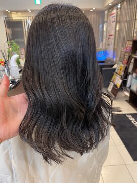 カミエ(kamie) ◎アッシュグレージュ　暗めカラー　神戸　三宮