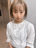 チル(chill)&nbsp;ブロンド×インナーカラー×美髪くびれショート