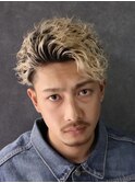 七三ツーブロックアップバングツイストスパイラルショートパーマ