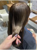 オリーブベージュ