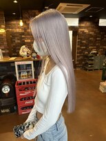 レオクマ(REOKUMA)&nbsp;シルバーグレージュ/ハイトーン/ロング/ブリーチカラー