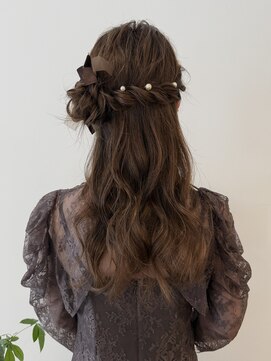 アヴェイル ヒロオ(a'vail Hiroo) くるみちゃん風ハーフアップサイドお団子アレンジ