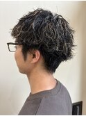 長めスパイキーショートハイライト緩めツイストパーマ