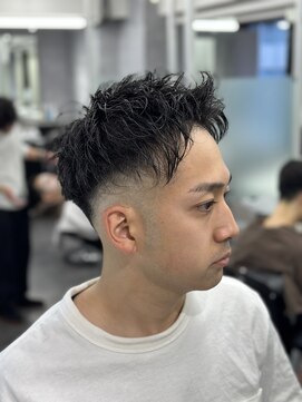 クロムトウキョウ ザ バーバー ネオン 新宿店(CHROM TOKYO the Barber ne/on) スキンフェード/アップバングショート