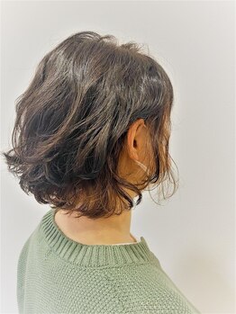 ラララ(LaLaLa)の写真/【川西能勢口】耳元からチラリと見えるイヤリングカラーがカワイイ♪[グラデーションカラー/ハイライト]