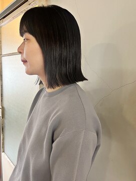 タヴィ(Tavi) ストレートな外ハネボブヘア/くびれボブ/外ハネボブ/ボブカット