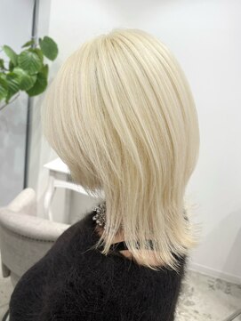 アンドソー 池袋(&so.) ホワイトカラー/ミディアムウルフ/ハイトーン/池袋