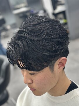 オーバルバイアピッシュ(OVARL by apish) フェザーパーマ/毛流れパーマ/センターパート