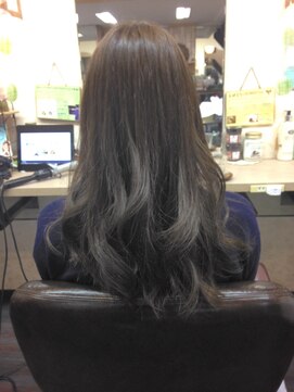 フェリシータ 緑地公園店(felicita) クラシカルなダークカラー艶髪に透明感をプラス