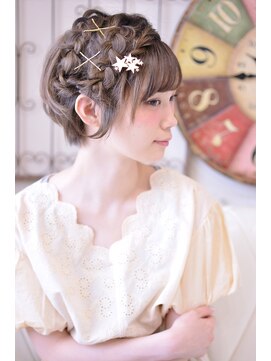 メイズ(MAZE) ショートボブの編みこみアレンジ【メイズ東中野・鍛原志行】