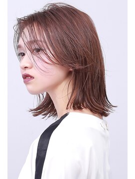 ピークアブー 銀座中央通り(PEEK-A-BOO) 伸ばしかけにオススメ！外ハネ大人ボブ