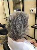 グレーヘアレイヤースタイル