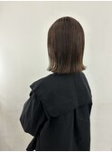 ベージュ×ぱつっとロブ