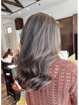 リン(Lin.) グレージュハイライト 【りんりん】