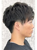 フイ 代々木(Hui) フェザーパーマグレーブルーカラー刈り上げショートバンク