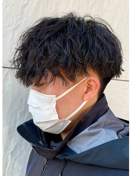 ジーニー 新百合ヶ丘(Genie) フェザーパーマサーフカール刈り上げセンターパート