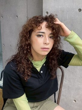 エディット トウキョウ(e.dit tokyo) 【e.dit tokyo tina】外人風パーマ似合わせメイクトータルコーデ