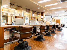 モリワキ 藤が尾店の雰囲気（明るくゆったりと過ごせる店内）