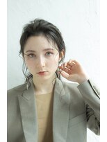グレージュ×ヘアアレンジ