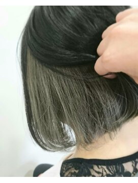 シェル 国分寺(shell) アッシュベース、グレーインナーカラーボブ
