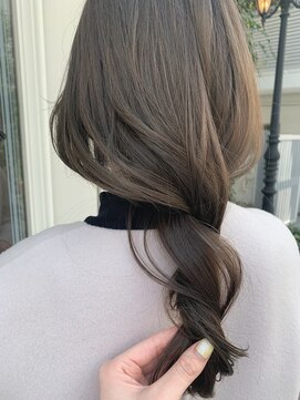 ロイジー(roijir) 【roijir  表参道】柔らかオリーブベージュカラー