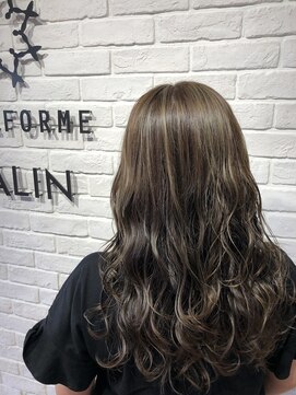 ヘア スパ ビューティー エールフォルム(HAIR SPA BEAUTY YELLFORME) 外国人風ハイライトデザイン×アッシュシルバーグレー